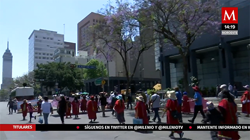 Marcha rumbo al zócalo de la CDMX en apoyo a la comunidad Triqui