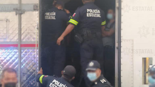 Secretaría de Seguridad estatal rescata a 47 migrantes guatemaltecos; iban en un tráiler