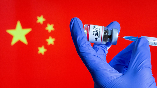 China considera mezclar vacunas anticovid; funcionario reconoce baja efectividad