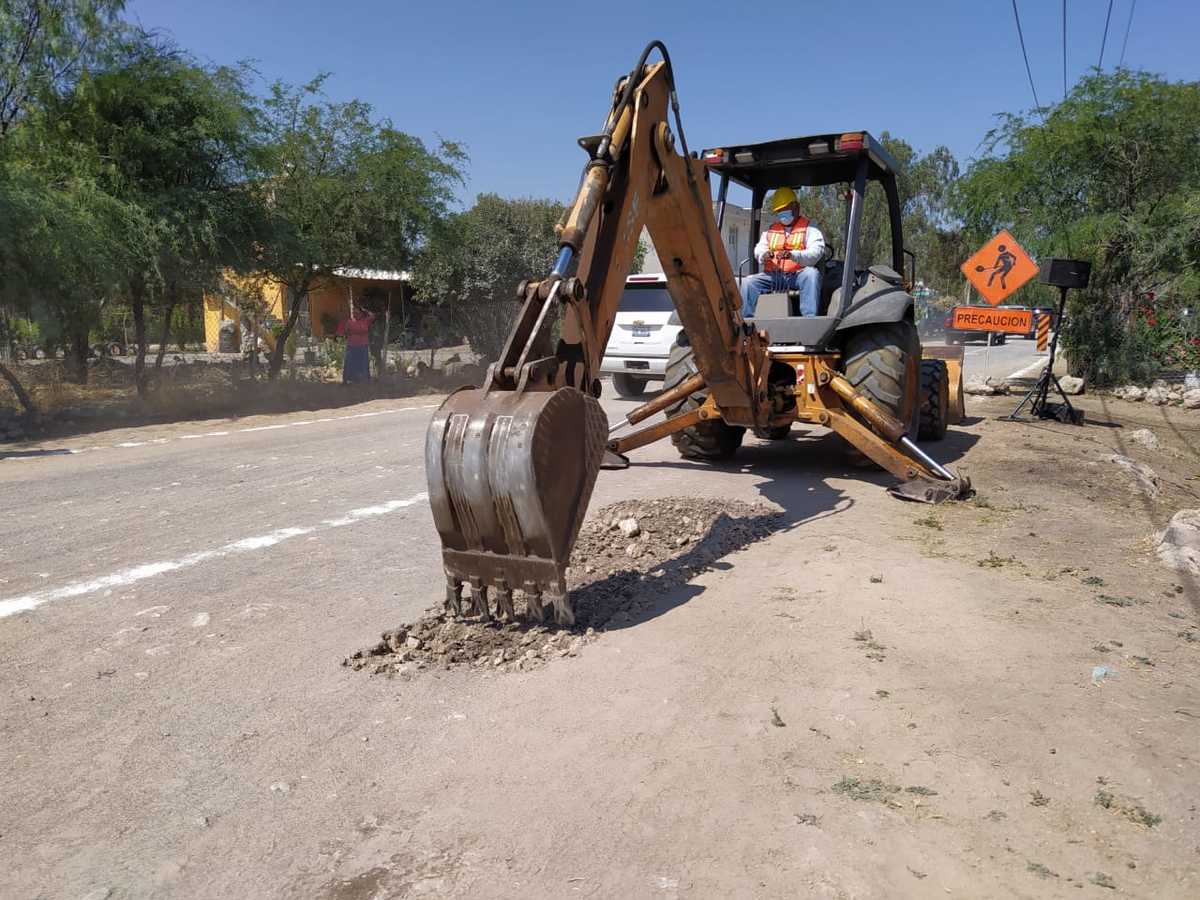 Arranca pavimentación de acceso a Playas de Sotelo en Silao