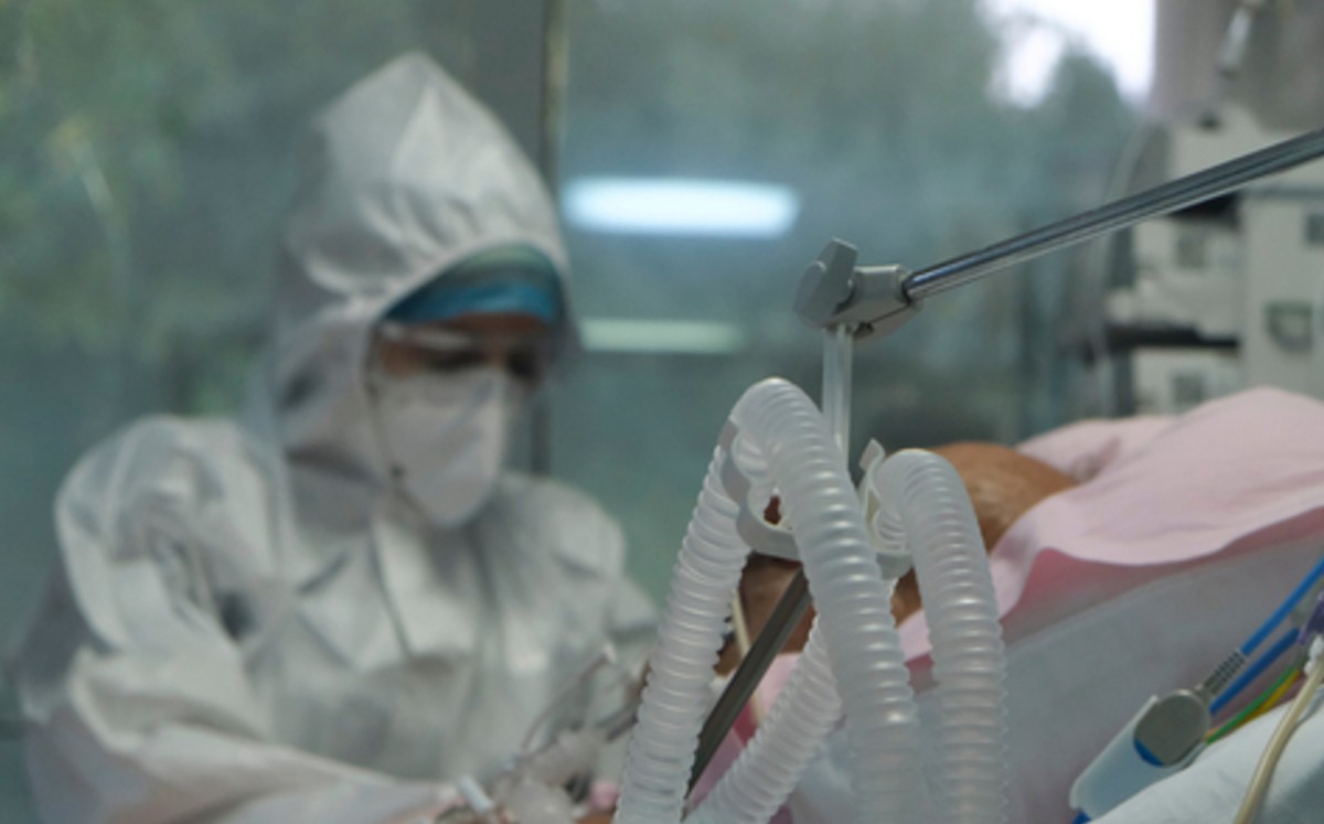 Doctora embarazada muere de covid-19; médicos salvan la vida de su bebé. (Especial)