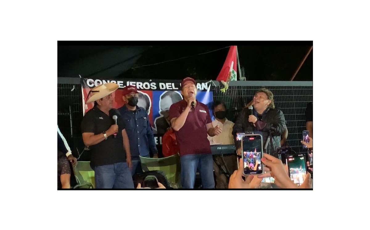 Félix Salgado y Mario Delgado se echaron un "palomazo" frente al INE (José Antonio Belmont)
