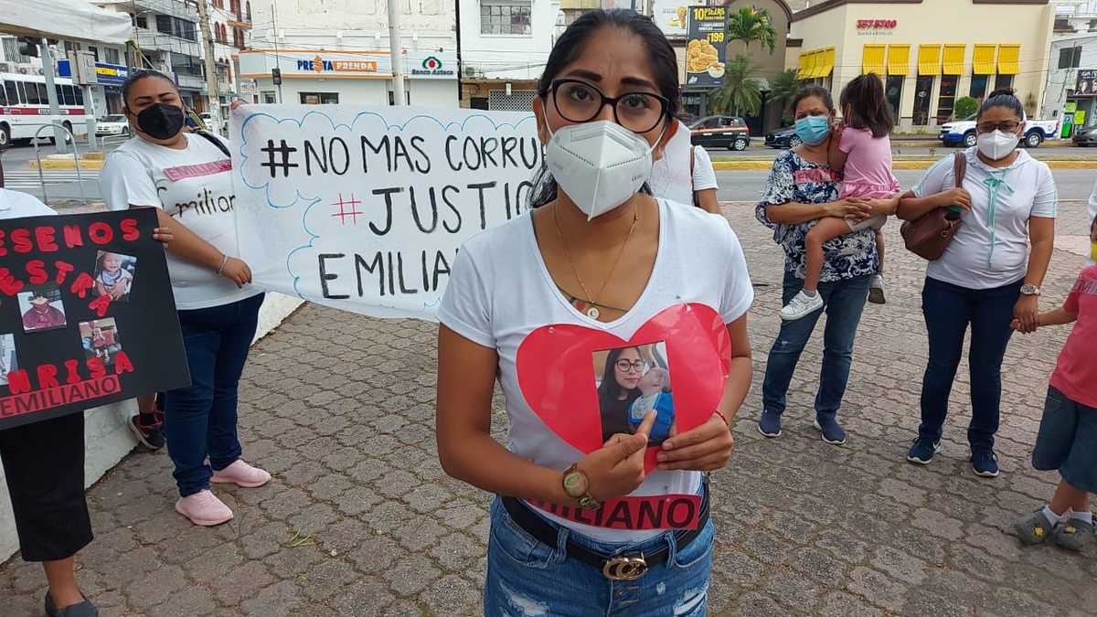 Se manifestaron hoy frente a la presidencia de Madero, exigiendo justicia para la madre