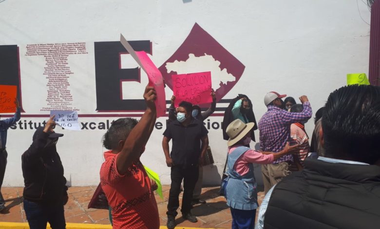 Pobladores de Tlaltelulco se manifiestan en el ITE. | Especial