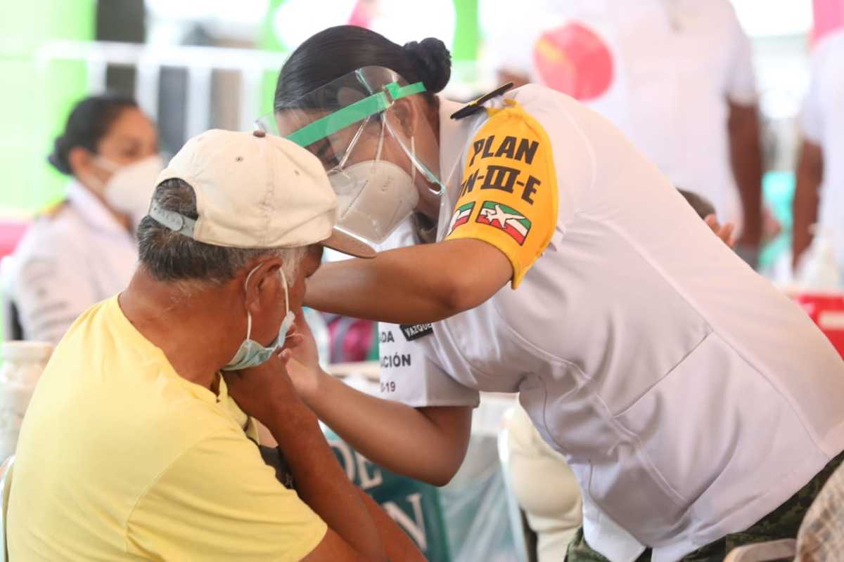 Sedena participa en vacunación anticovid de Monterrey y Guadalupe. Foto: Raúl Palacios.