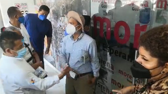 Simpatizantes de Morena toman oficinas del partido en Guerrero