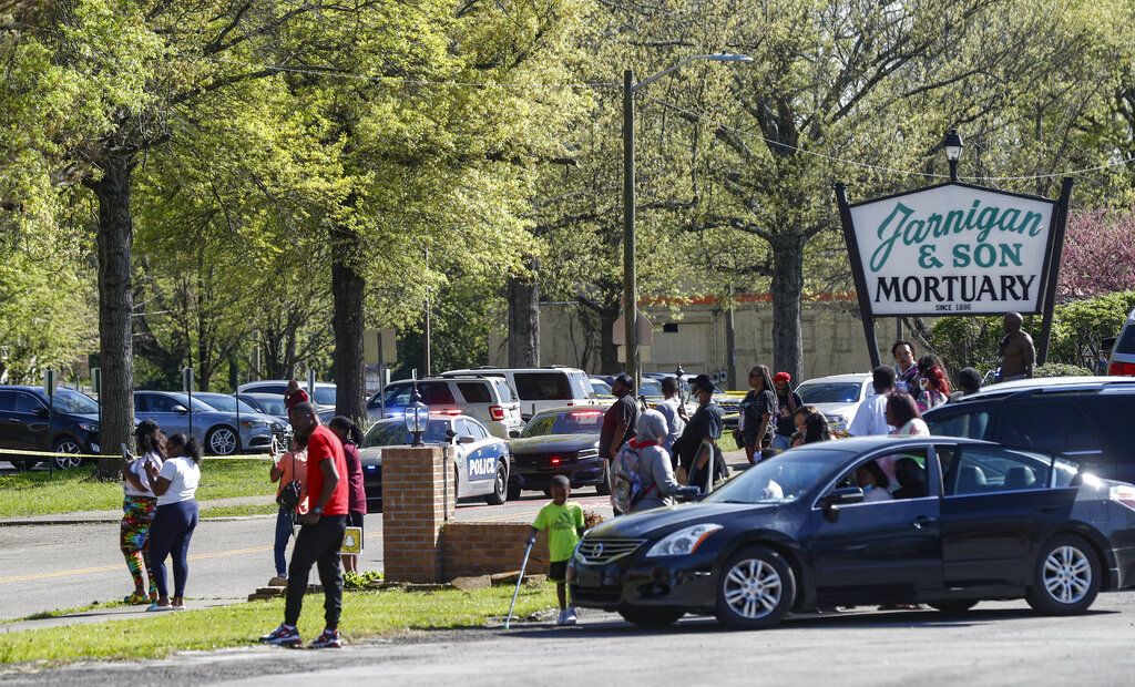 El tiroteo en una secundaria de Tennessee ya ha dejado al menos un muerto. (AP)