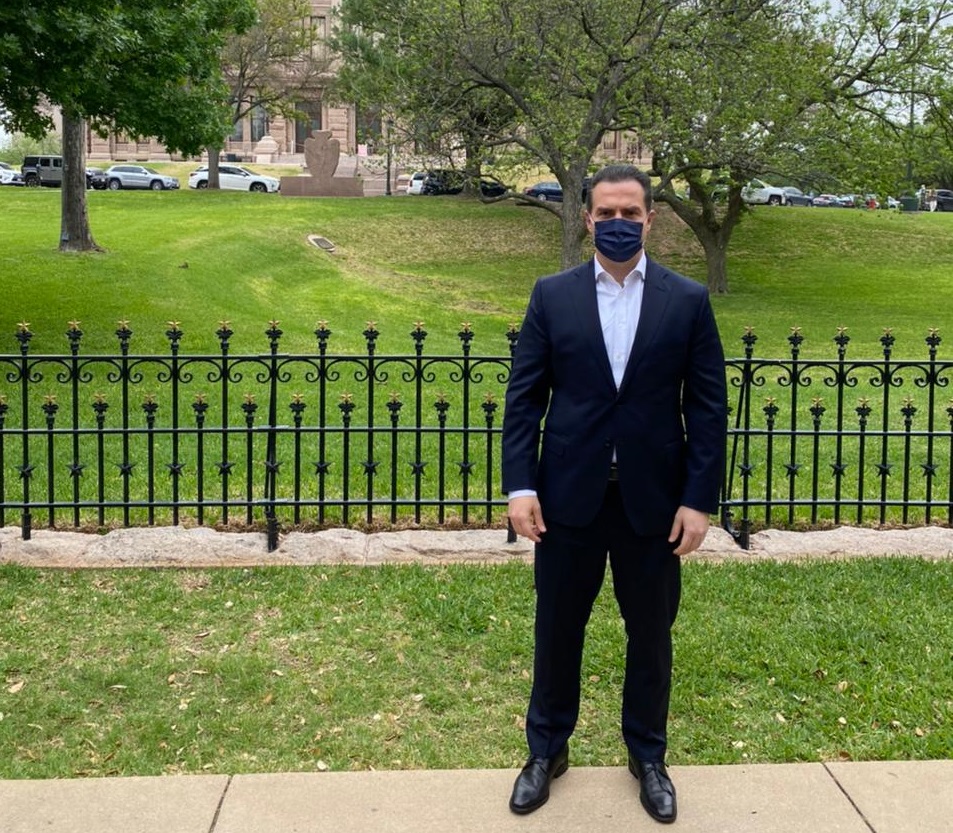 Adrián de la Garza visita Austin, Texas. Foto: Especial.