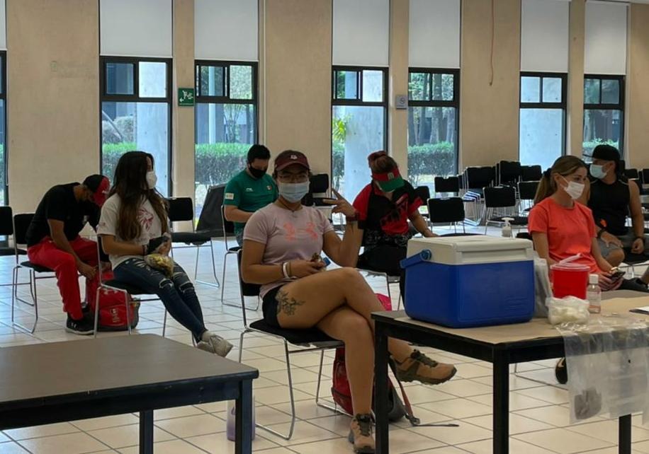 Deportistas mexicanos reciben vacuna contra covid-19 (Cortesía)