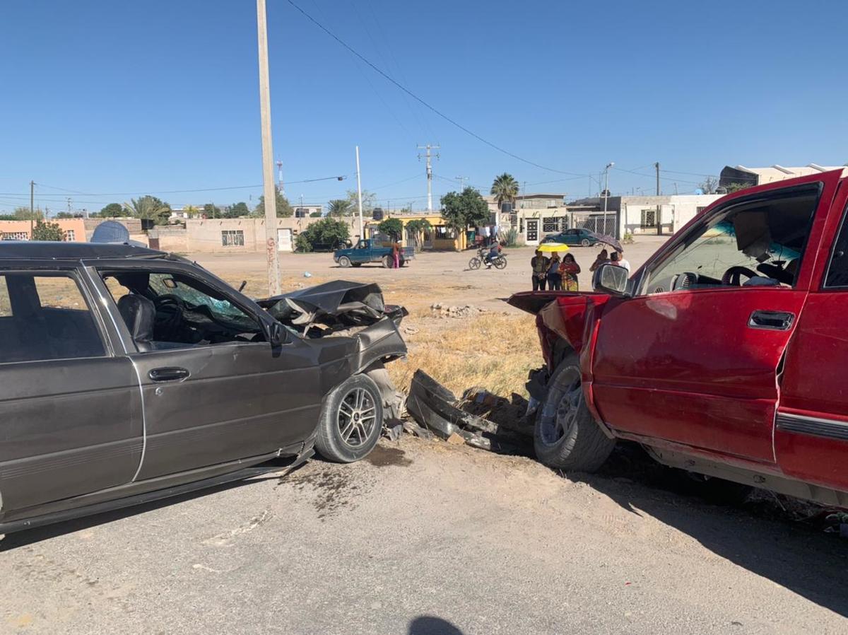 La Laguna. Choque entre camioneta y auto deja tres lesionados en ejido ...
