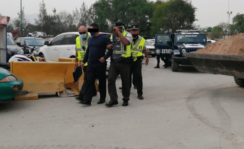 El policía fue presentado ante las autoridades correspondientes./ Especial