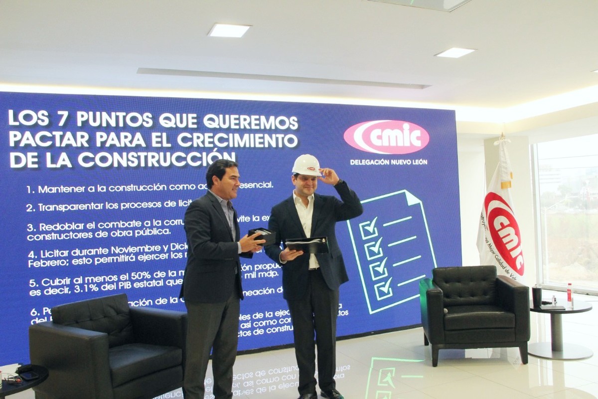 Francisco Cienfuegos pacta acuerdo con la CMIC. Foto: Especial.