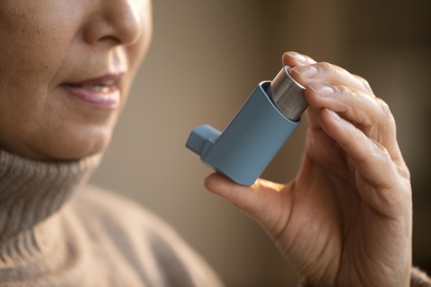 El medicamento para el asma es seguro, con escasos efectos secundarios y fácil de conseguir, indicaron los expertos. (Freepik)