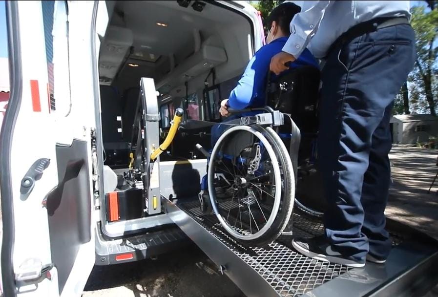 Ofrecen servicio de transporte para personas con discapacidad en Irapuato