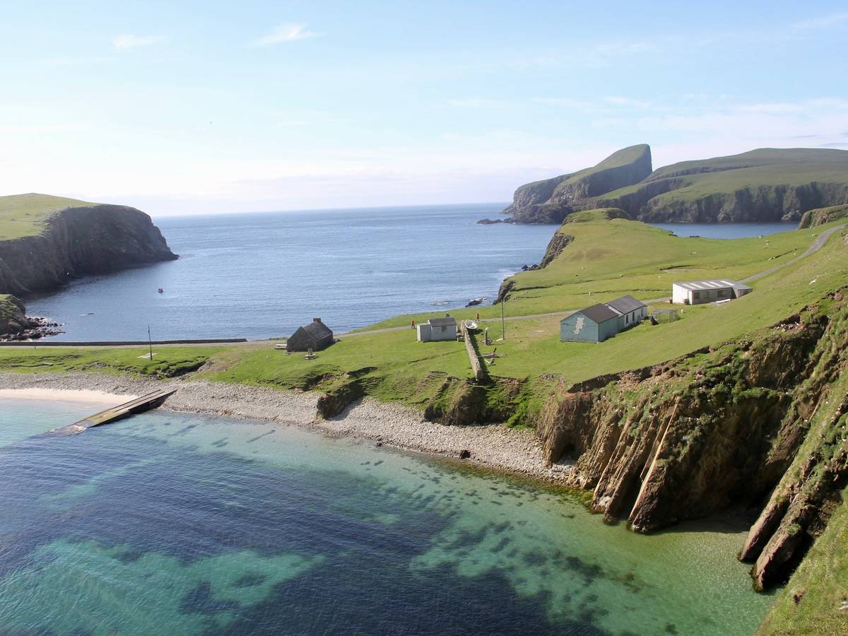 La vacuna contra covid-19 en Fair Isle fue inyectada a todos los adultos de la zona de Escocia. | Foto publicada por Cntraveler.com