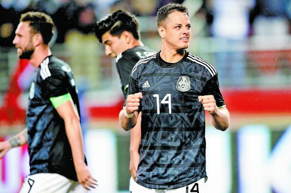 Javier Hernández, en un partido con la Selección Nacional en 2019. MEXSPORT