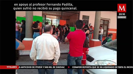 Maestros toman palacio municipal de Aguililla, Michoacán