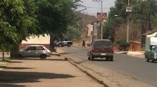 Atacan a balazos a brigada de vacunación contra covid-19 en Michoacán