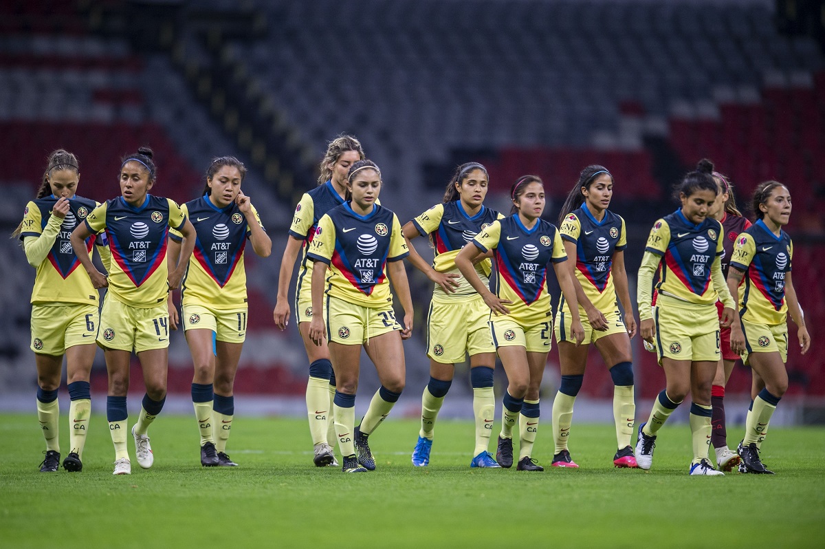 Las jugadoras de América en un partido en el estadio Azteca (Mexsport)