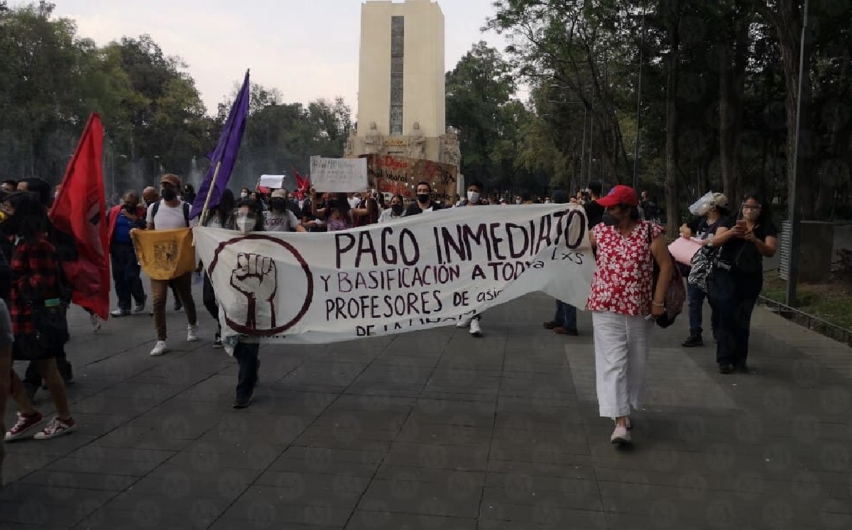 Los maestros de la UNAM piden basificación y aumentos de sueldo, entre otras demandas. (Jorge Becerril)