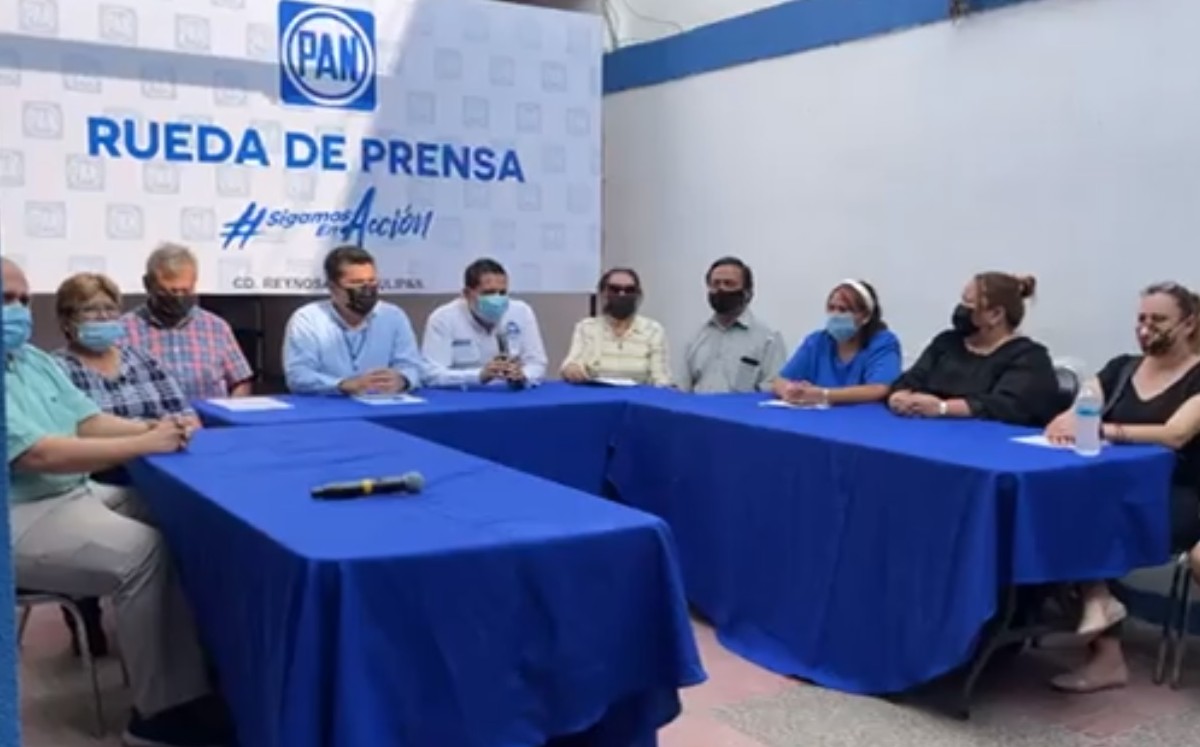 PAN Reynosa dio una rueda de prensa con trabajadores que dicen ser afectados por la alcaldesa Maki Ortiz. (Facebook)
