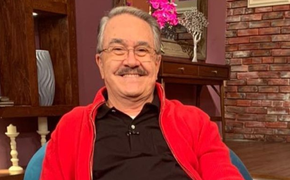 El conductor mostró cómo fue su experiencia mientras esperaba a que lo vacunaran (Instagram).