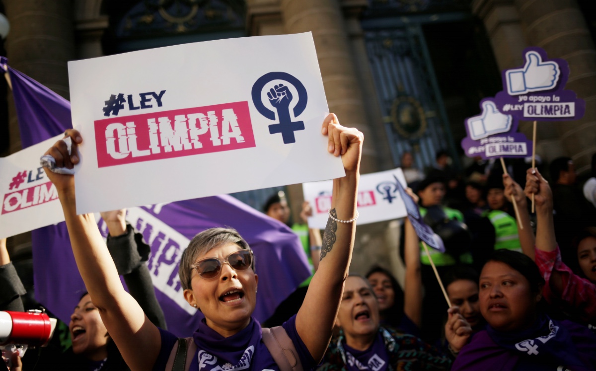 La distribución de imágenes, audios o videos sexuales de una persona tiene una sanción de entre 44 y 89 mil pesos. (Reuters)