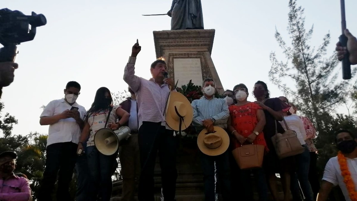 Félix Salgado salió de la capital de Guerrero durante la mañana de este domingo. (Especial)