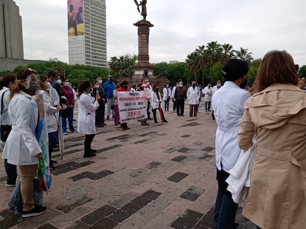 Protestan médicos por falta de vacunas. Foto: Especial