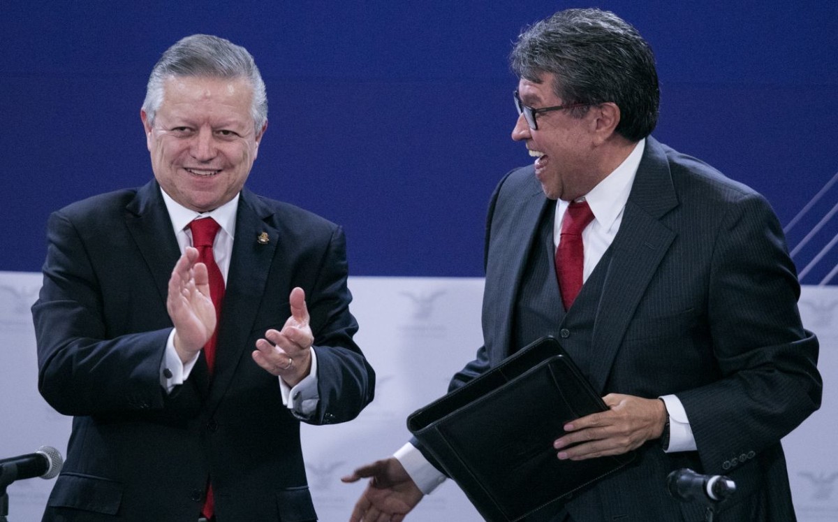 La primera responsabilidad como legisladores es hacer valer la Constitución, expuso Villavicencio. | Cuartoscuro