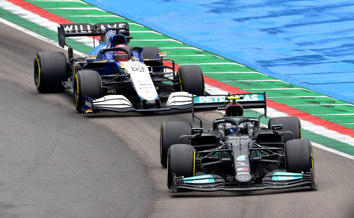 Valtteri Bottas y George Russell en el GP de Imola (Reuters)
