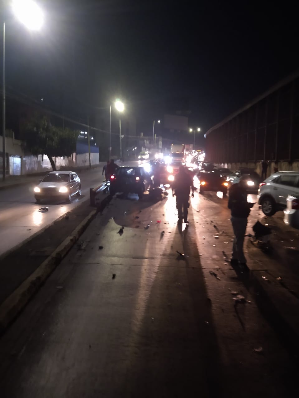Al menos siete autos particulares sufrieron daños materiales