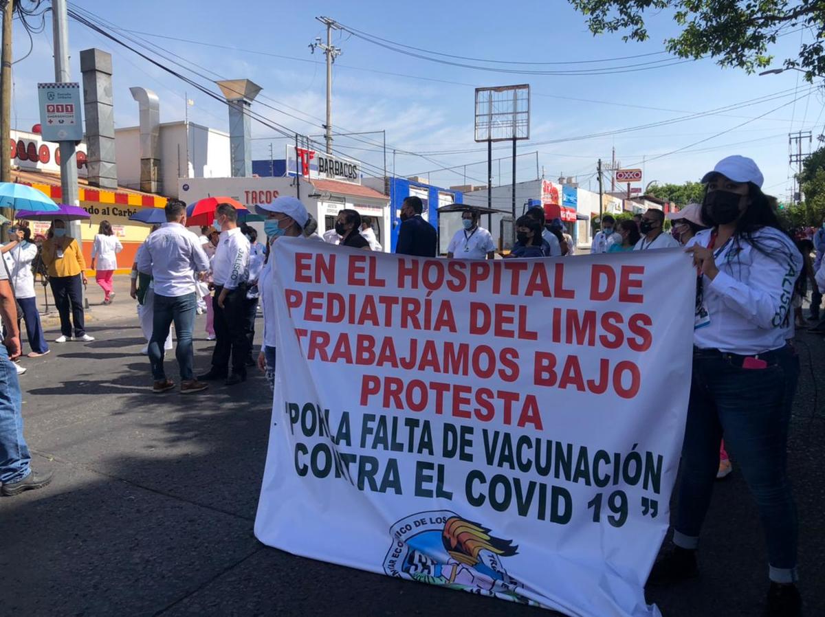 Sector salud manifiesta falta de vacunas anticovid a trabajadores de primera línea (Rosario Álvarez)