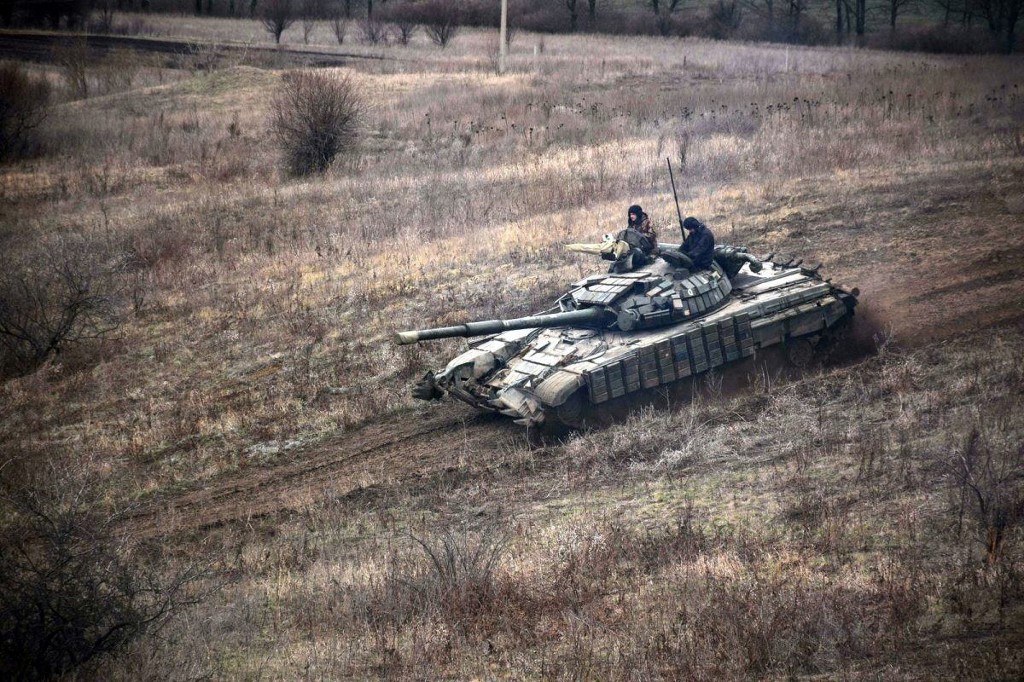 Las tropas rusas rondan sobre la región de Crimea cercano a la fronteras con Ucrania. (AFP)