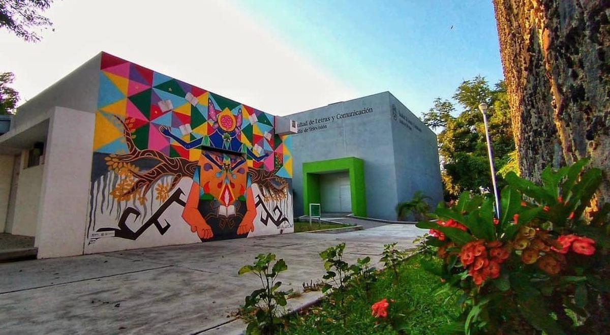Universidad de Colima espera retomar clases con un esquema híbrido, entre presencial y virtual. (Facebook)