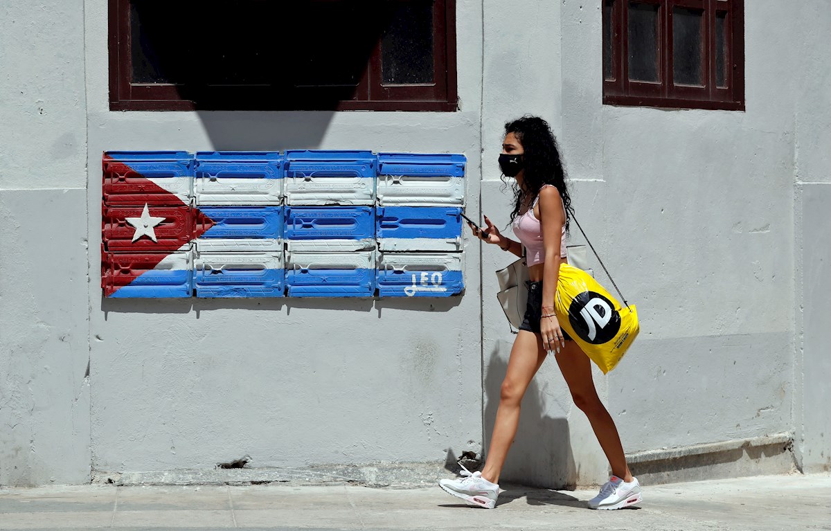 Cuba reporta alza de contagios de forma significativa hace varias semanas. | EFE