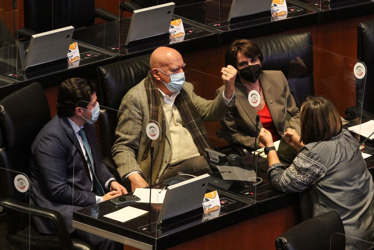 Dante Delgado durante sesión del Senado. (Cuartoscuro)