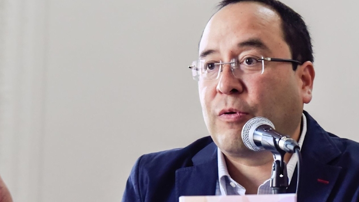 El Consejero del INE es acusado de embestir a Morena