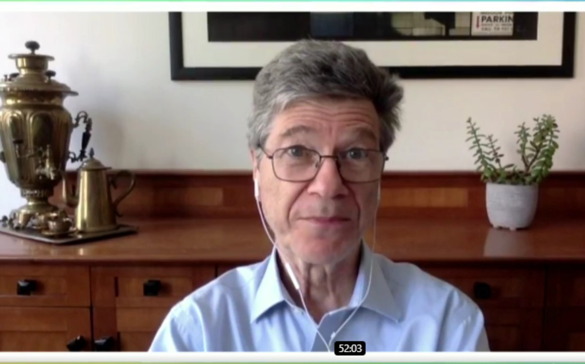 Jeffrey Sachs indicó que Estados Unidos está haciendo la transición a emisiones de carbono cero. Foto: (Especial)