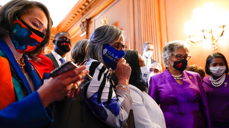 Joe Biden llama a familia de George Floyd