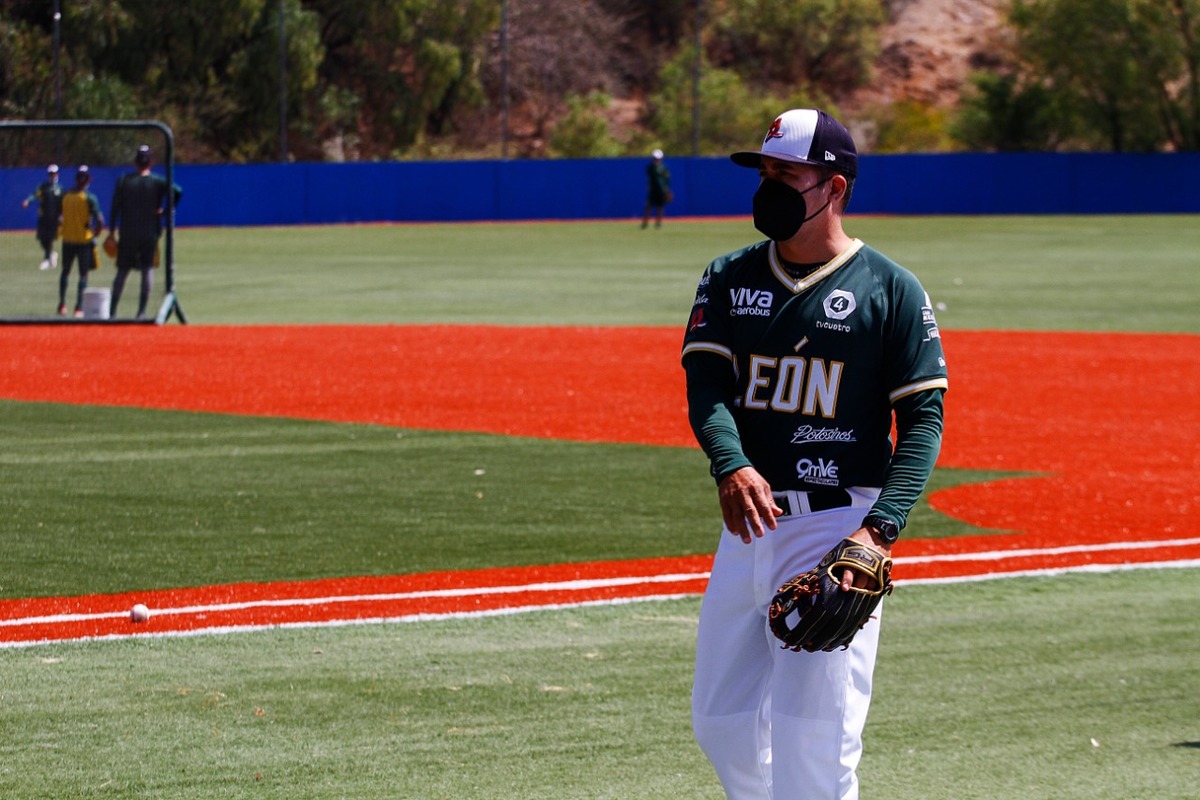 Regresa Bravos de León al diamante con mucha juventud