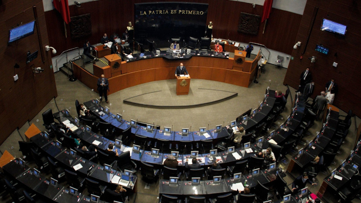 Senadores discutirán esta tarde reforma para regular outsourcing