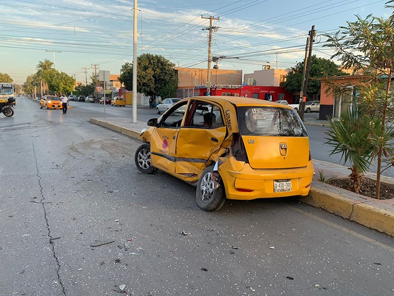 El taxista resultó ser el responsable del choque. (Milenio Digital)