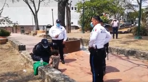 Encuentran a niño en plaza de las artes en Tampico. (Telediario Tampico)