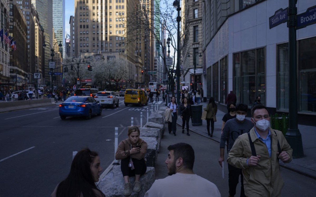 "Había 400 mil empleos ligados al turismo antes de la pandemia, van a regresar", aseguró el alcalde De Blasio. (AFP)