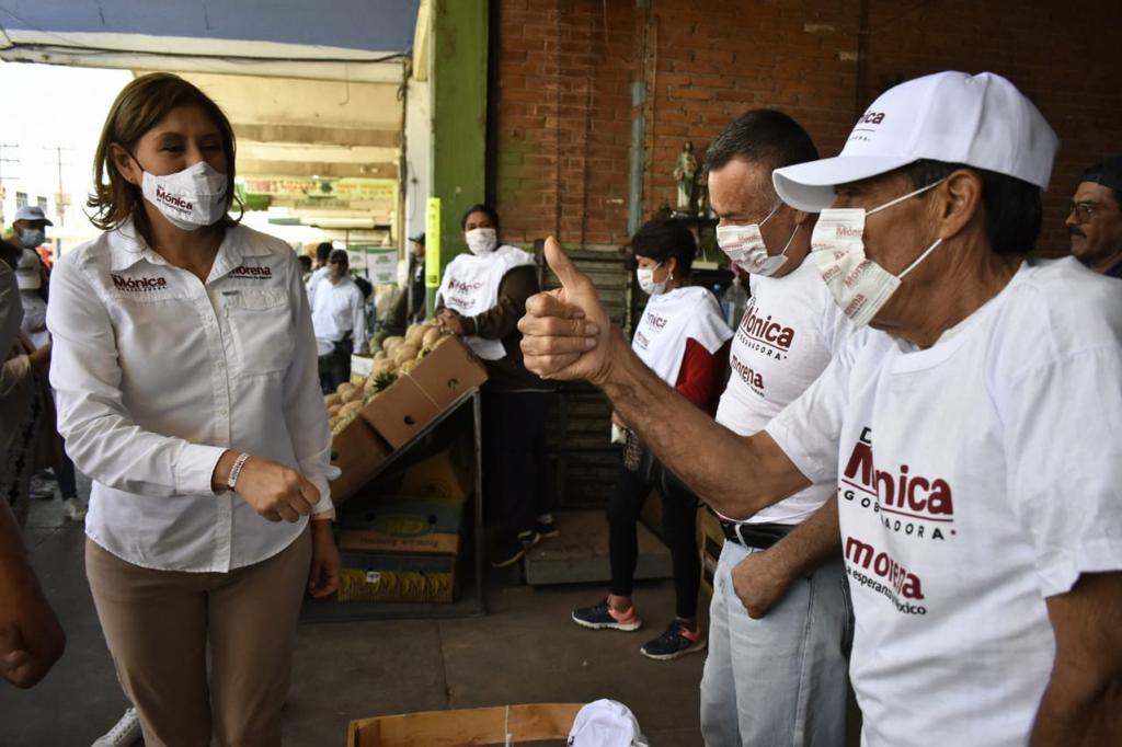Mónica Rangel recorrió la Central de Abasto de la ciudad capital.
