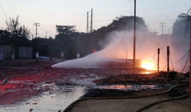 Se registró un incendio en el Complejo Petroquímico Pajaritos