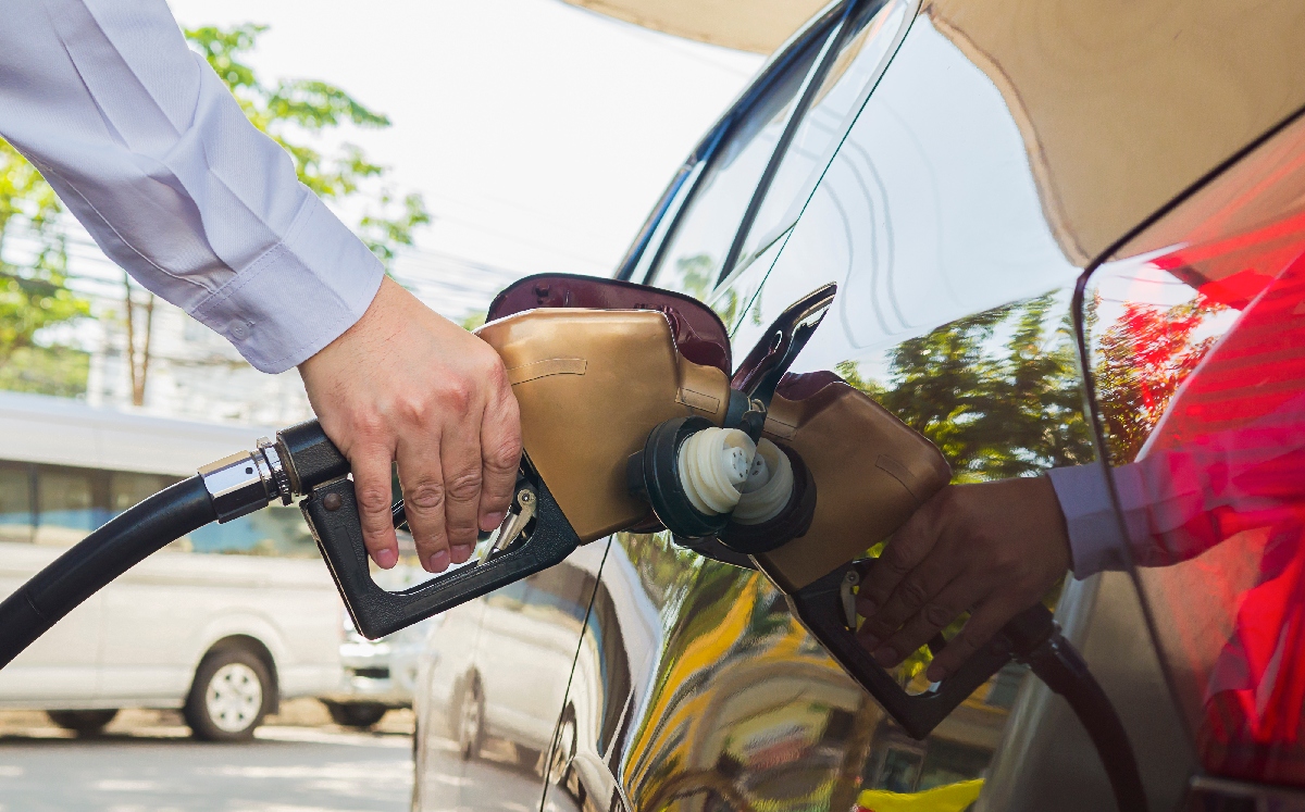 Esta nueva reforma permite a Pemex volver al monopolio en los combustibles. (Freepik)