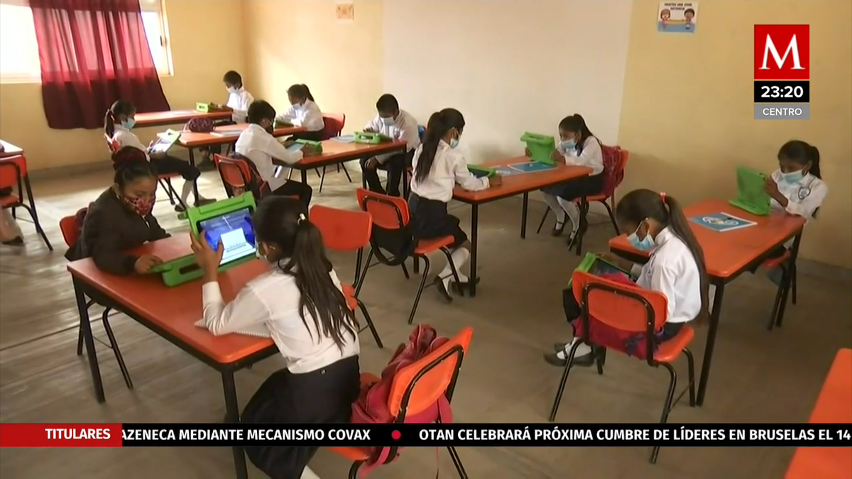 Alumnos de primaria regresan a las aulas en sierra de Oaxaca