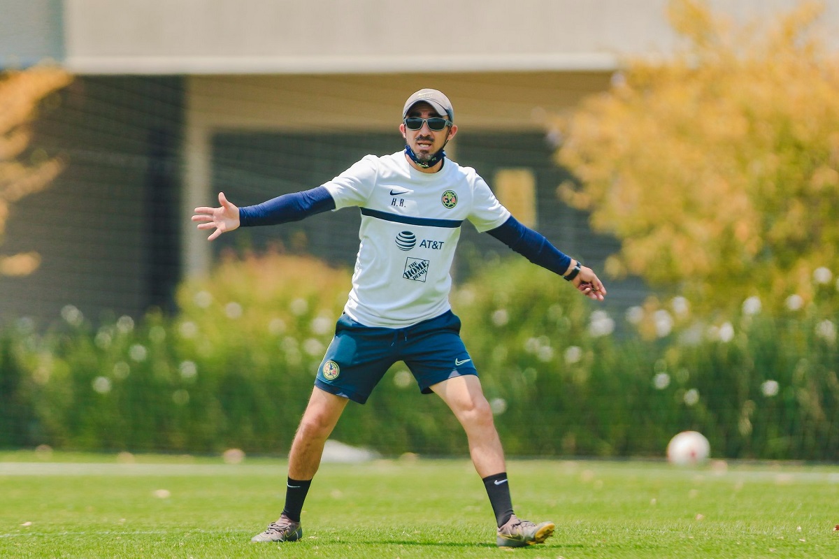 Hugo Ruiz en un entrenamiento en Coapa (Cortesía: Club América)